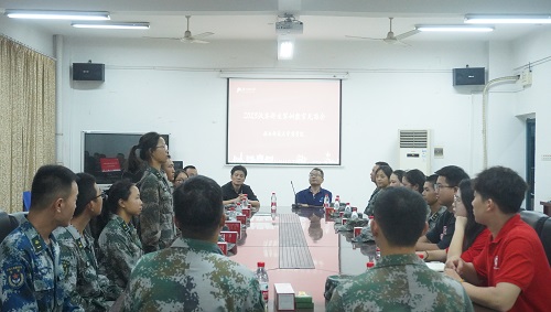 新葡萄88805官网军训教官见面会.JPG